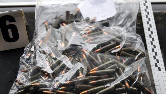 Policja zabezpieczyła amunicję i materiały wybuchowe w Kraśniku Policja zabezpieczyła amunicję i materiały wybuchowe w Kraśniku