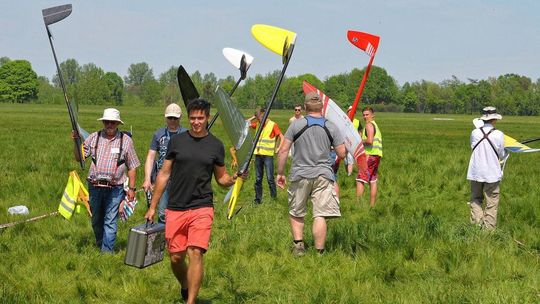 Tomasz Frąk z Lublina, mistrz Europy juniorów w klasie modeli szybowców do lotów termicznych