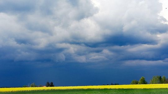 Bogucin, krajobraz przed burzą