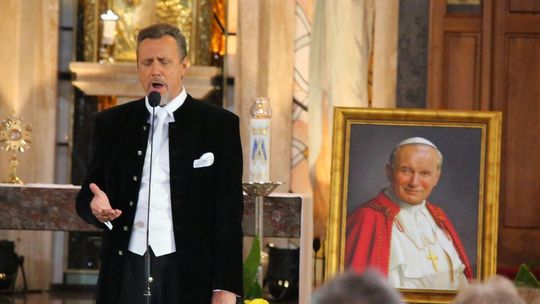 Koncert z okazji 100 urodzin Karola Wojtyły w kościele pw Świętej Rodziny w Lublinie
