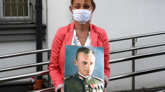 Oddali cześć rotmistrzowi 