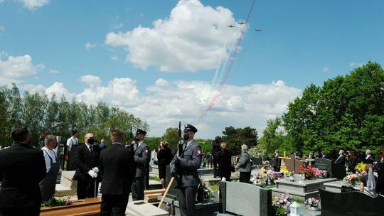 Pogrzeb ppłk pil. Ignacego Międlarza na cmentarzu w Pliszczynie Pogrzeb ppłk pil. Ignacego Międlarza na cmentarzu w Pliszczynie