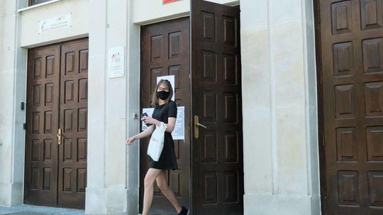 Absolwenci III Liceum Ogólnokształcącego im. Unii Lubelskiej po maturze z języka polskiego 