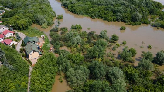 Fala wezbraniowa na Wiśle w okolicach Annopola i Zawichostu Fala wezbraniowa na Wiśle w okolicach Annopola i Zawichostu