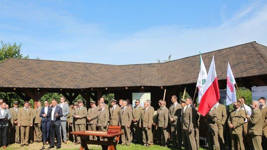 Prezydent Andrzej Duda podczas wizyty w Poleskim Parku Narodowym - ścieżka dydaktyczna Czahary Prezydent Andrzej Duda podczas wizyty w Poleskim Parku Narodowym - ścieżka dydaktyczna Czahary