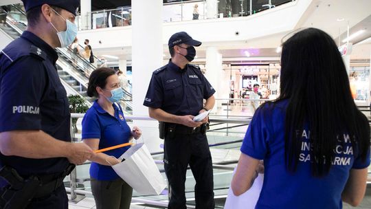 Akcja sanepidu i policji w galerii handlowej Lublin Plaza Akcja sanepidu i policji w galerii handlowej Lublin Plaza