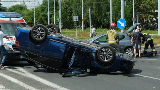 Dachowanie toyoty na ul. Nadbystrzyckiej