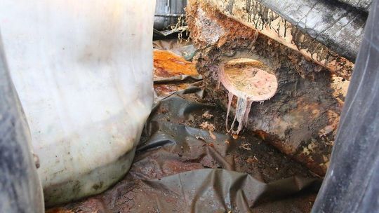 OSÓWKA - Dzikie składowisko niebezpiecnych chemikaliów + nieopodal - dzikie wysypisko śmieci