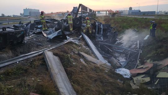 Wypadek i pożar ciężarówki koło Lublina