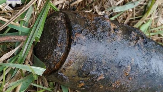 Niewybuchy koło mostu kolejowego na trasie między Łukowem a Dęblinem