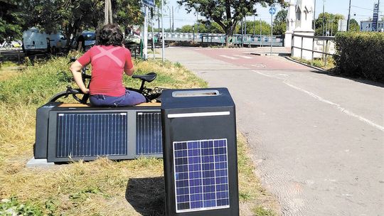 Ławki z ładowarkami w Lublinie Ławki z ładowarkami w Lublinie