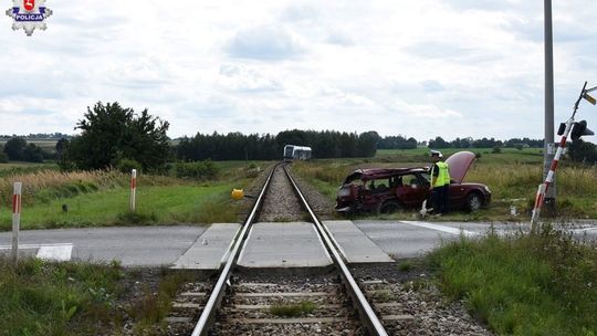 Zderzenie auta z szynobusem w m. Tarzymiechy Pierwsze Zderzenie auta z szynobusem w m. Tarzymiechy Pierwsze