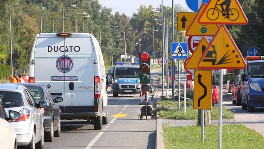 Korki na wahadle przy przebudowie skrzyżowania Al. Lotników Polskich i ul. Klonowej w Świdniku