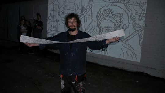 Prace przy muralu w Bełżycach Prace przy muralu w Bełżycach