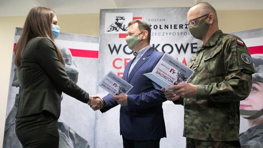 Szef MON w wojskowym ccentrum rekrutacji w Lublinie 