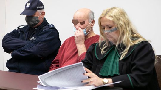 Zaatakował matkę siekierą - proces