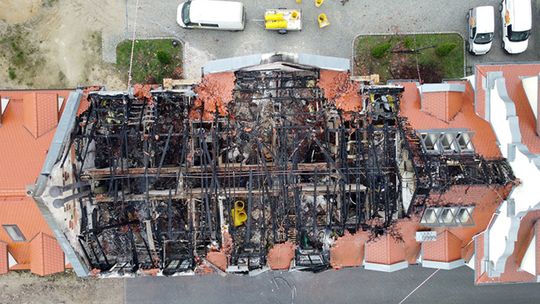Dom Pielgrzyma w Kodniu po pożarze Dom Pielgrzyma w Kodniu po pożarze