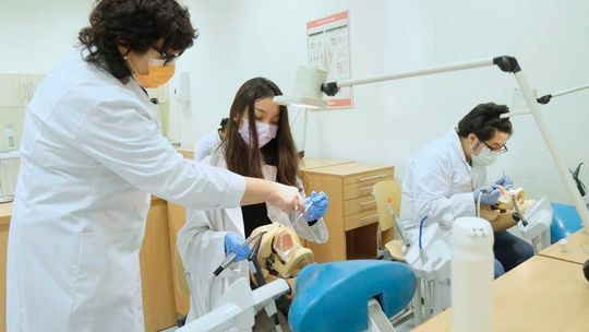 Studenci Uniwersytetu Medycznego wznowili zajęcia w Centrum Symulacji Medycznej Studenci Uniwersytetu Medycznego wznowili zajęcia w Centrum Symulacji Medycznej