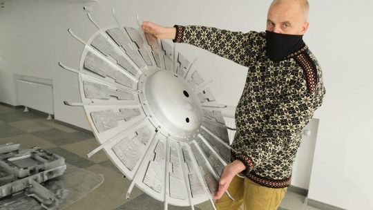 Pracownia Scenografii WA UMCS: studenci przygotowują dekorację na Mikołajki Folkowe Pracownia Scenografii WA UMCS: studenci przygotowują dekorację na Mikołajki Folkowe