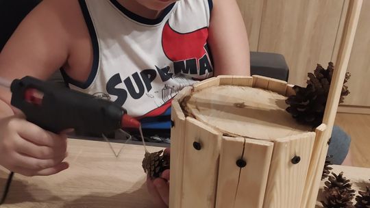 Z inicjatywy Koła Gospodyń Wiejskich w Stoczku powstała „EkoBanda”, do której należało 12 dzieci w wieku od 3 do 13 lat, które robiły karmniki oraz budki lęgowe