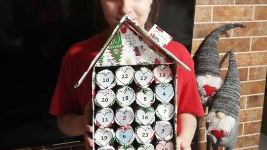 W Szkole Podstawowej nr 11 im. Henryka Sienkiewicza w Puławach uczniowie zrobili Eko-kalendarz Adwentowy z naturalnych materiałów oraz z materiałów z recyklingu