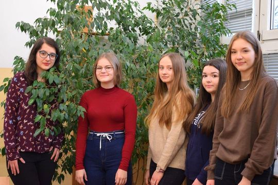 Uczniowie Zespołu Szkół Ogólnokształcących nr 1 im. KEN w Puławach zorganizowali dwa projekty: „Pomoc dla nietoperzy” i „Akcja Pszczółka”