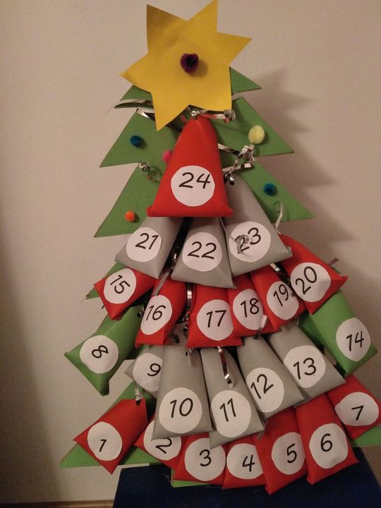 W Szkole Podstawowej nr 11 im. Henryka Sienkiewicza w Puławach uczniowie zrobili Eko-kalendarz Adwentowy z naturalnych materiałów oraz z materiałów z recyklingu