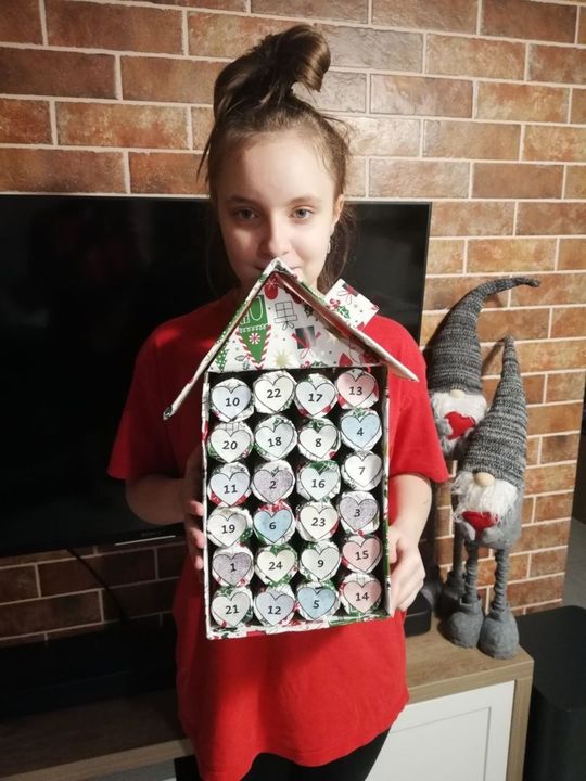 W Szkole Podstawowej nr 11 im. Henryka Sienkiewicza w Puławach uczniowie zrobili Eko-kalendarz Adwentowy z naturalnych materiałów oraz z materiałów z recyklingu