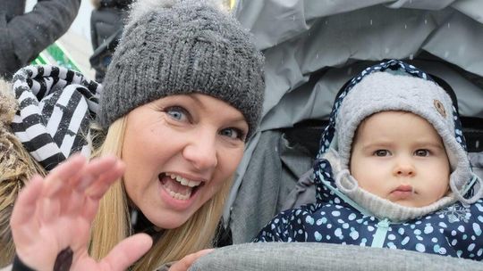 Armia Niny. Happeningn na pl. Litewskim z udziałem artystów i sportowców