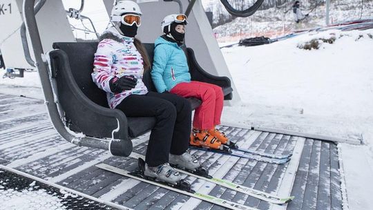 Narciarze w Chrzanowie