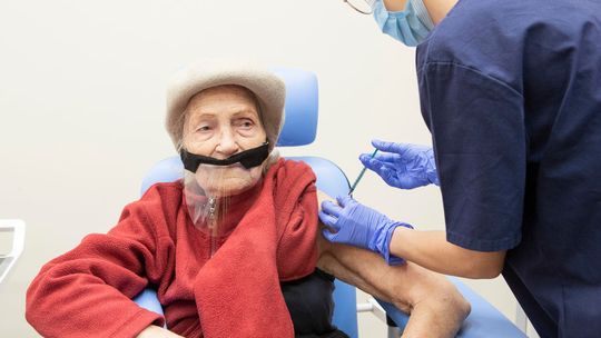 Szczepienia seniorów. 25 stycznia 2021