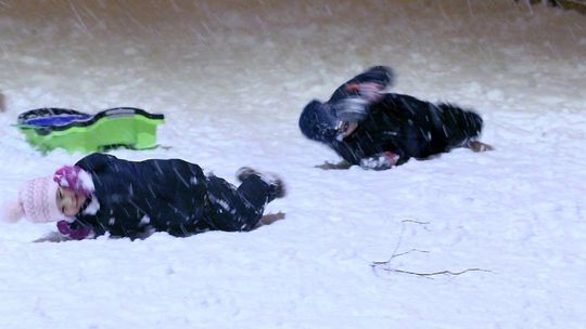 Zabawy na śniegu w wąwozie na Kalinie