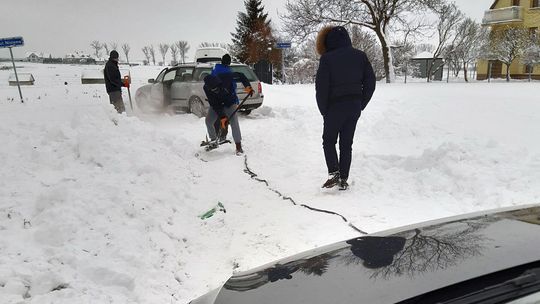 Utknęli w zaspie na Mrówczej w Lublinie
