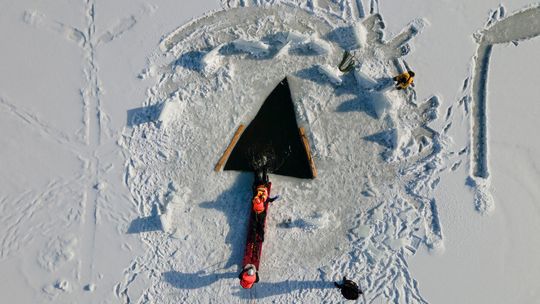 Ćwiczenia ratowników na Zalewie Zemborzyckim w Lublinie
