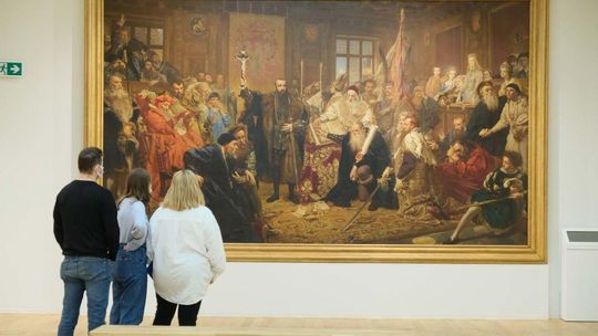 Zwiedzający w Muzeum Narodowym na Zamku Lubelskim