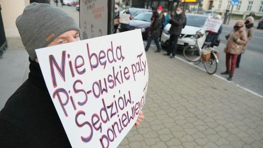 Protest KOD przed Sądem Okręgowym w Lublinie