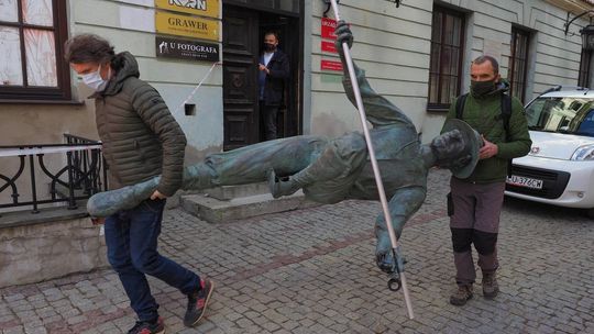 Sztukmistrz na Starym Mieście wraca na swoje miejsce