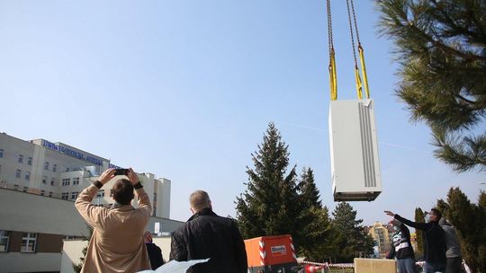 Rezonans magnetyczny, Uniwersytecki Szpital Dziecięcy