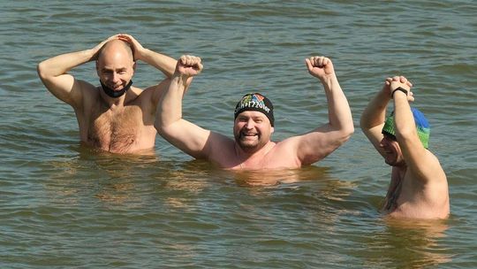 Relaks nad Zalewem Zemborzyckim w świąteczny poniedziałek