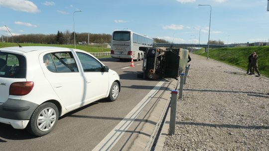 Wypadek wojskowego jeepa na obwodnicy Lublina