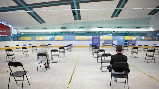 Punkt szczepień na lodowisku Icemania w Lublinie