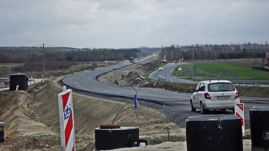 Postęp prac przy budowie drogi nr 833