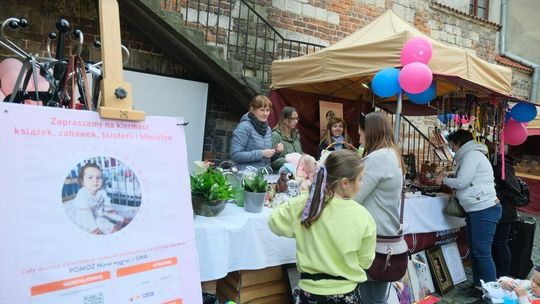 Kiermasz dla Niny Słupskiej przy ul. Szambelańskiej