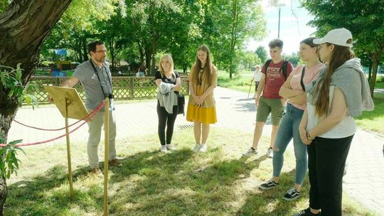 Studenci Architektura Krajobrazu KUL prowadzą mikrodziałania artystyczne na osiedlu Błonie 