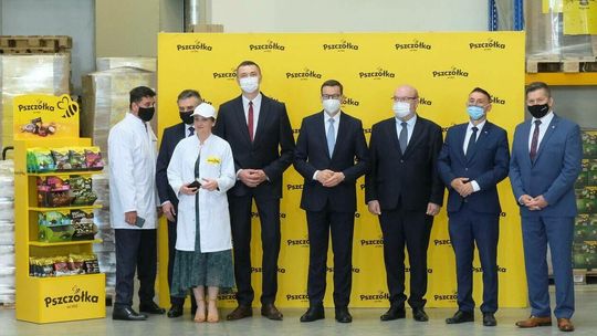 Premier Mateusz Morawiecki w Fabryce Cukierków Pszczółka