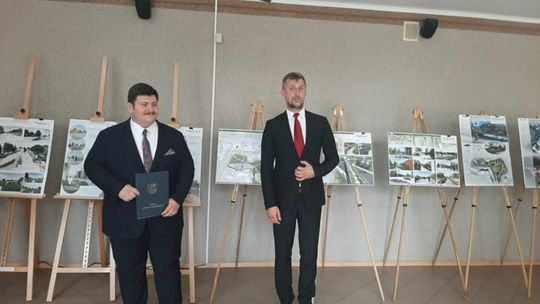 arch. inż. Artur Mazur i Mariusz Lewko, przewodniczący rady miejskiej