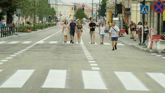 Pasy pomalowane, Krakowskie Przedemieście gotowe do otwarcia