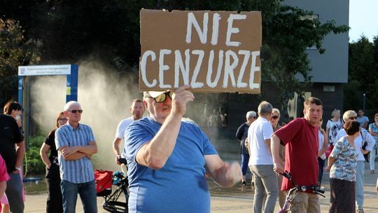 Wiec w obronie wolności słowa w Puławach