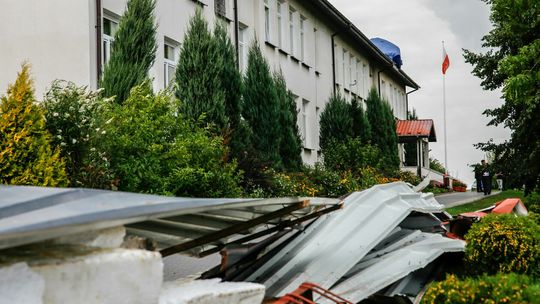 Zniszczona szkoła w gminie Kołczew