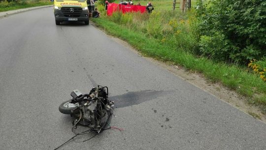 Ostrów Lubelski. Samochód zderzył się z motorowerem Ostrów Lubelski. Samochód zderzył się z motorowerem